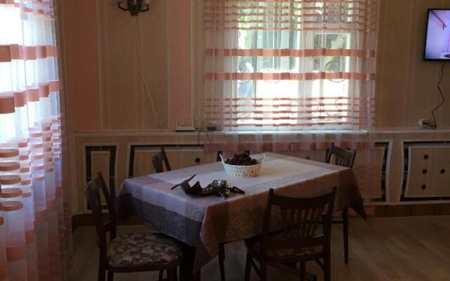 Apple Tree Family Home (ECO)