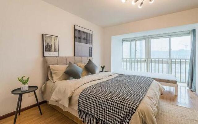 Xi'an Yanta·Xiaozhai· Locals Apartment 00135890