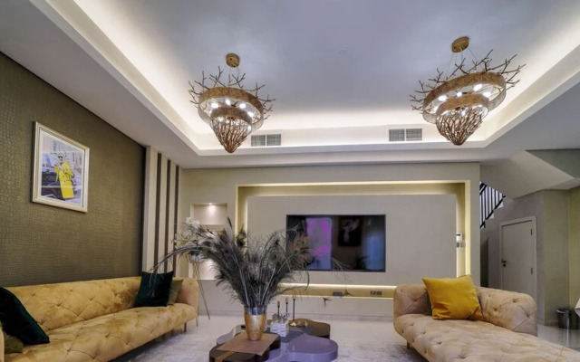 KOHH – 3BR Townhouse in Claret
