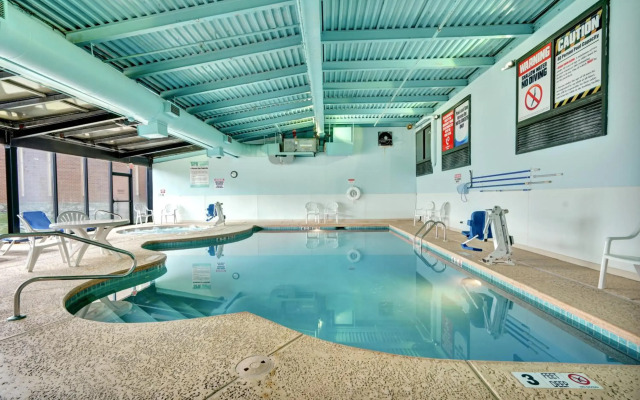 Quality Hotel & Suites At The Falls