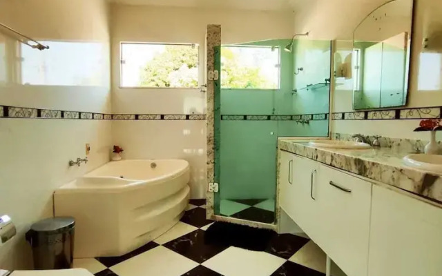 Villa Amarela