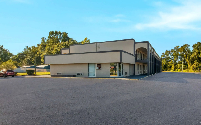 Econo Lodge Goldsboro Hwy 70