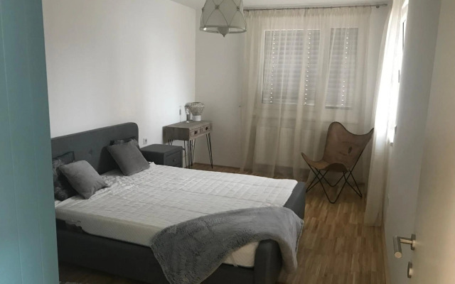 Vienna Hauptbanhof and Belvedere two bedroom apartment