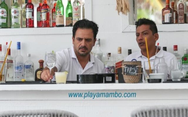 Playa Mambo Eco Cabañas