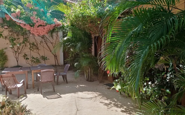 Surf & Relax Inn Arugambay