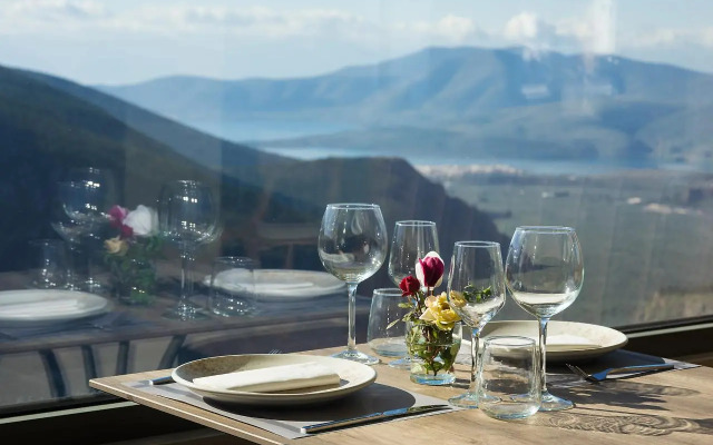 V Hotel Delphi