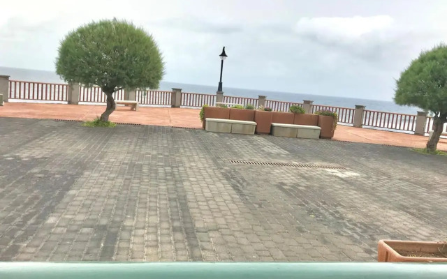 Primera línea en piscinas naturales.