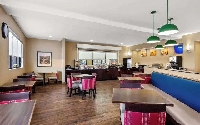 Comfort Suites Salem