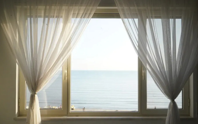 The Beachfront Apartment