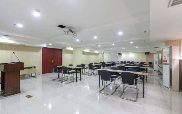 Hanting Hotel Wuhan Fuxing Road Metro Station