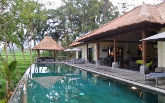 Rouge -  Private Villa Condense