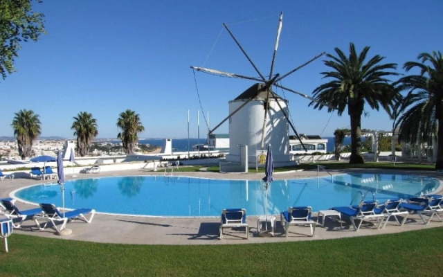 Casa Alto do Moinho by Portucasa