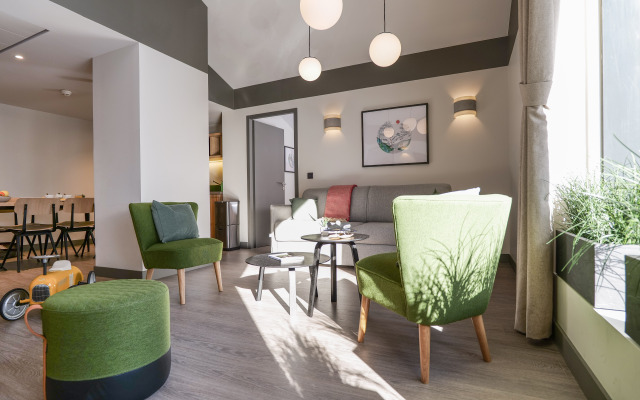 Plan B Hotel - Living Chamonix