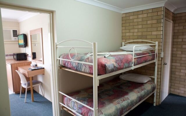 Forest Lodge Motor Inn & Restaurant
