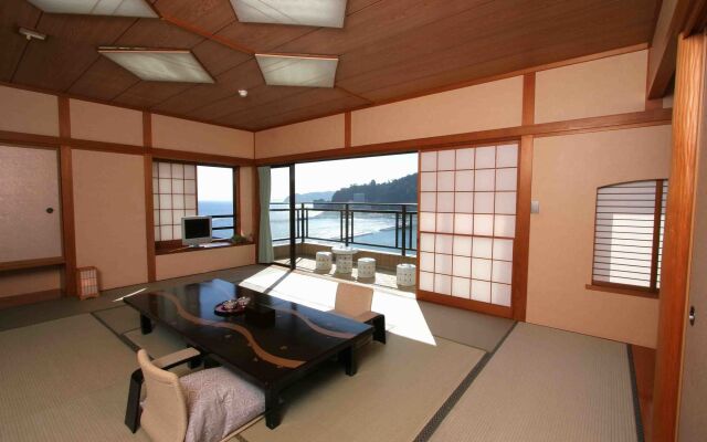 Tsukino Sumika Atami Juraku Hotel