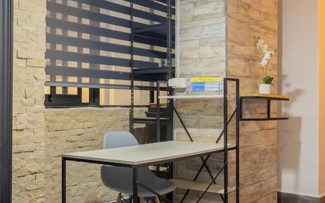 Apt in Del Valle Great Location near WTC