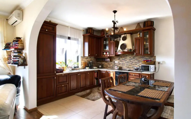 1 BDR seaview Sunny