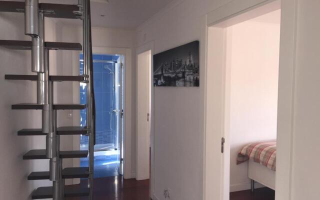 MODERN Conde Barão - SSs Apartments