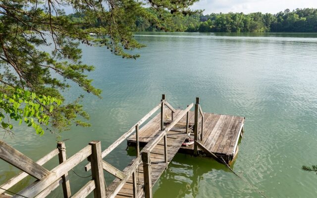 Lakefront Cottage