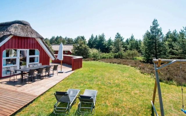 8 Person Holiday Home in Romo-by Traum