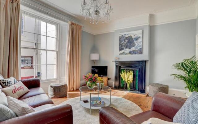 Delightful Holiday Home in Appledore With Garden