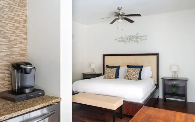 Austin Awesome Studio Apartment