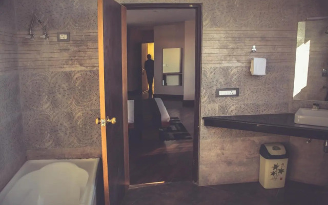 M Hotel & Restaurant