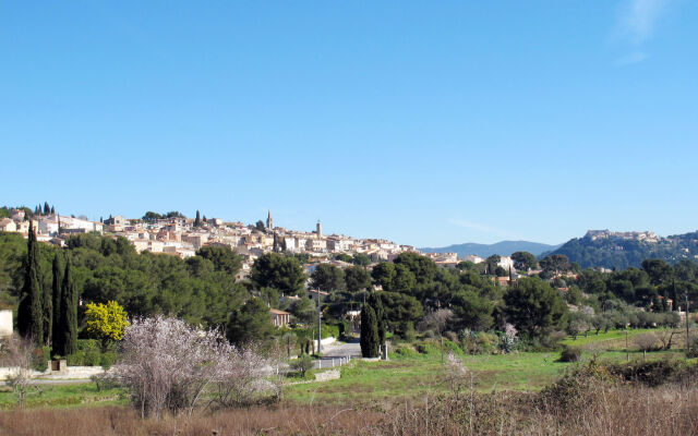 Holiday Home Le Puit des Oliviers 1 (LCD150)