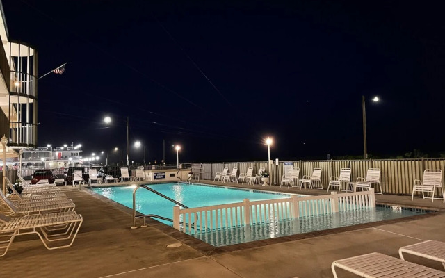 Le Boot Oceanfront Suites