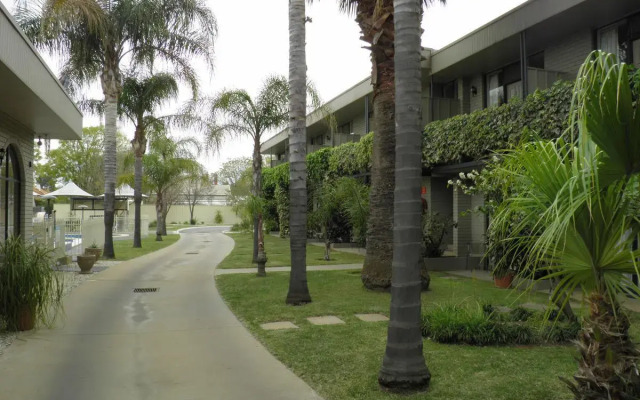 Sandors Motor Inn