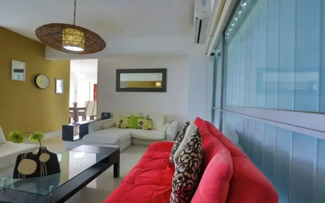 Spacious Condo with Gym & Pool Cancun