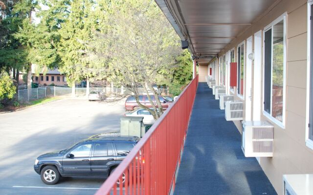 Smokey Point Motor Inn