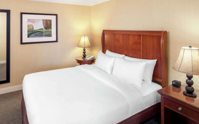 DoubleTree by Hilton Cleveland East Beachwood