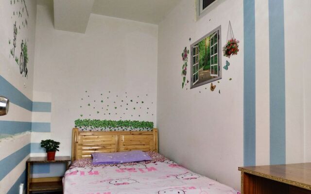 Kunming Harbor Home Hostel