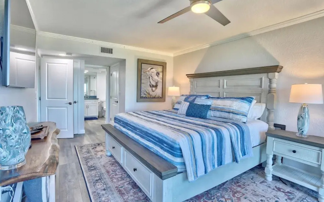 Land's End 11-302 Beach Front - Premier