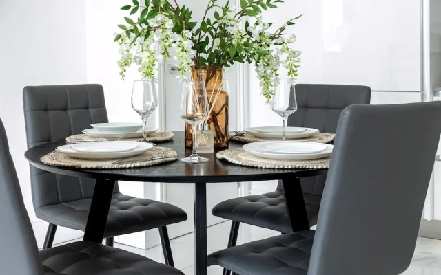 Stylish 2-bedroom Marylebone Retreat