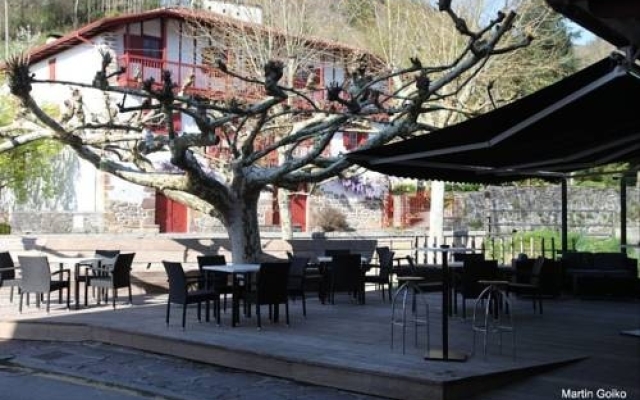 Hostal Auzoa
