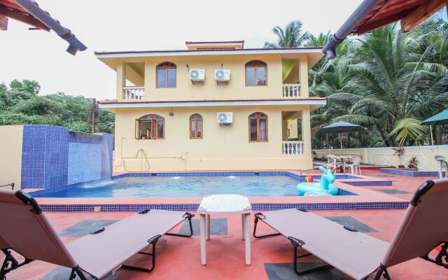 OYO 10723 Home Pool View Studio Colva