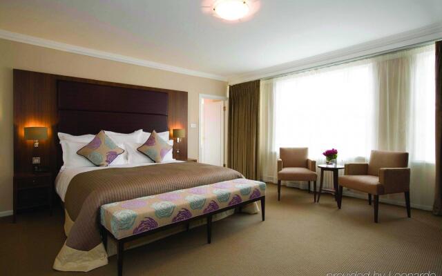 Dolphin House Serviced Apartments