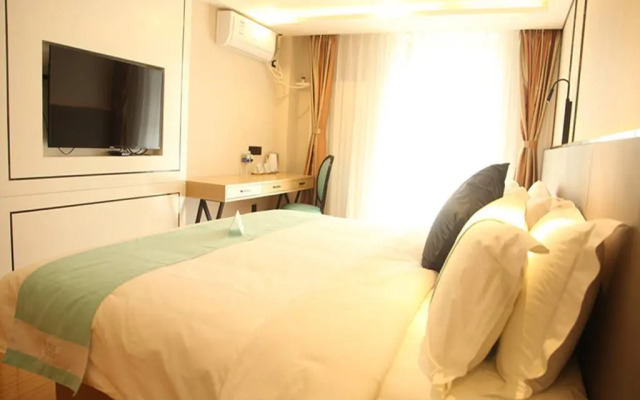 Xana Lite Beijing Shunyi Fengbo Metro Station