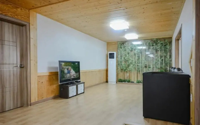 Yangyang Water Sol Valley Pension