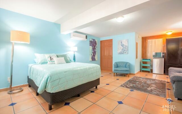 Cozy Stay 2 blocks from the beach
