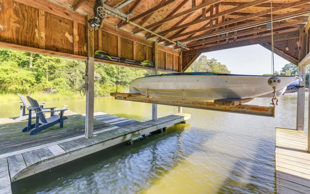 Waterfront Urbanna Home w/ Private Dock & Pool