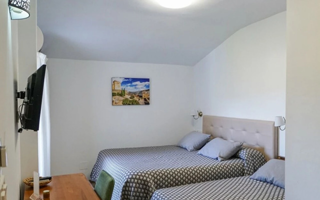 Hostal y Apartamento Rural Los Naranjos