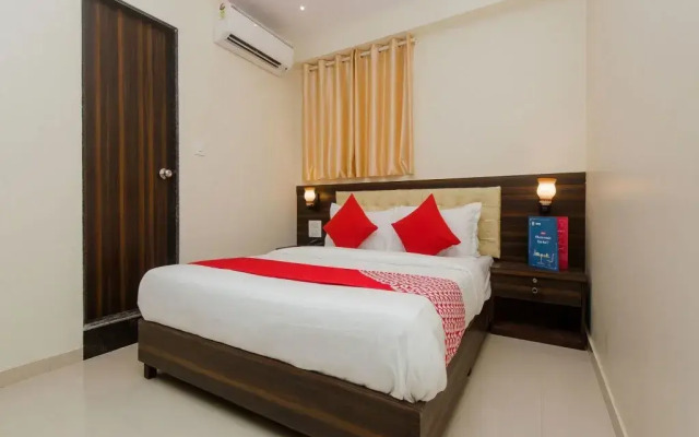 OYO 11706 Hotel Avion Park