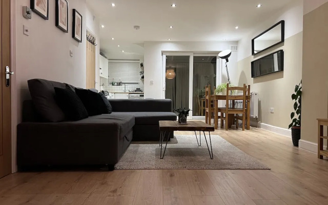 Stunning 3-bed House and Private Garden in Bham