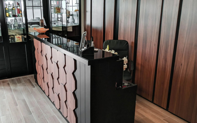 Meliton Inn Hotel & Suites