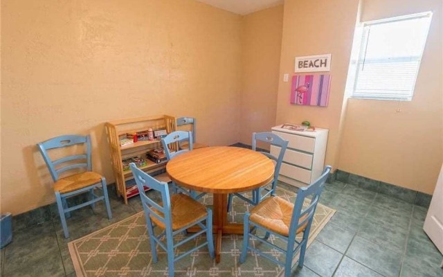Beach Side Vista Apartment 6