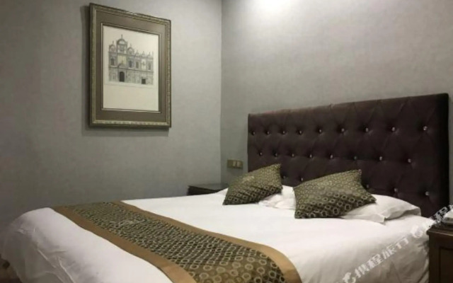 City Holiday Hotel