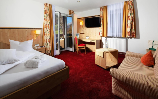 Alm- & Wellnesshotel Alpenhof